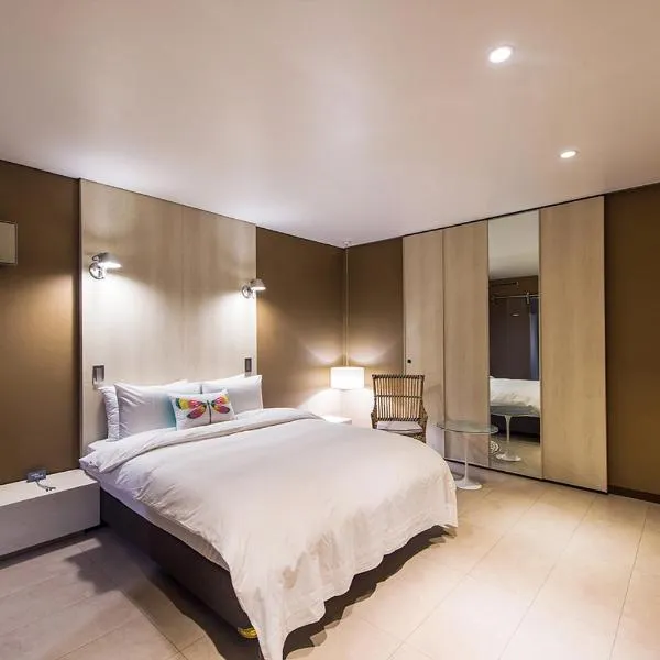 Soho Hotel Airport, hôtel à Daegu