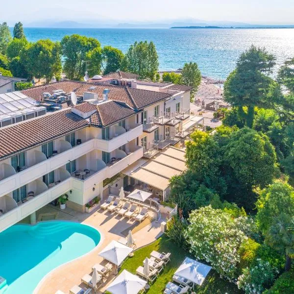 Villa Rosa Hotel Desenzano、デセンツァーノ・デル・ガルダのホテル