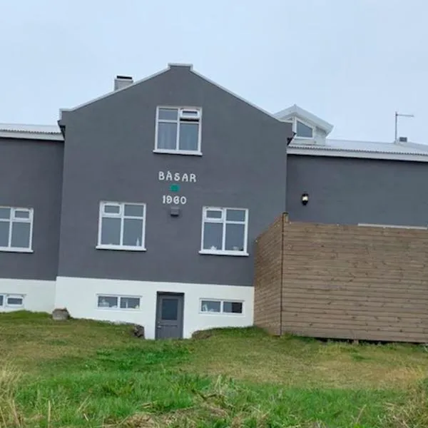 Guesthouse Básar, hotel in Grímsey
