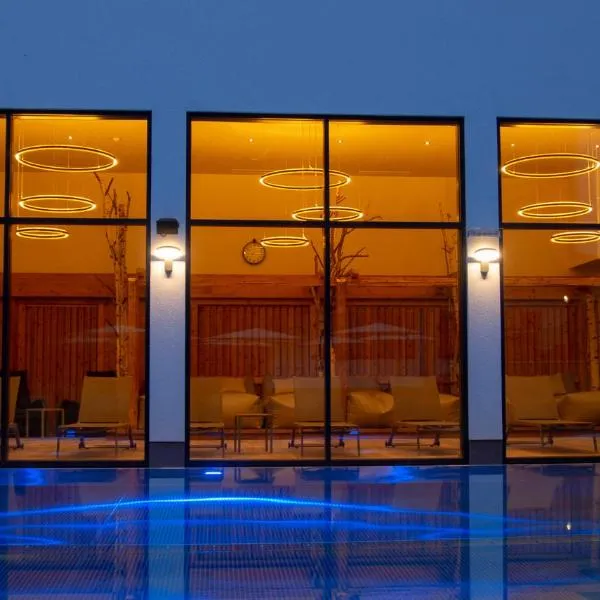 Aktivhotel Waldhof, hotel in Oetz