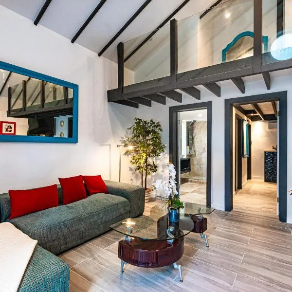 Saunders 3BD Beach Cottage, Hotel in Nassau