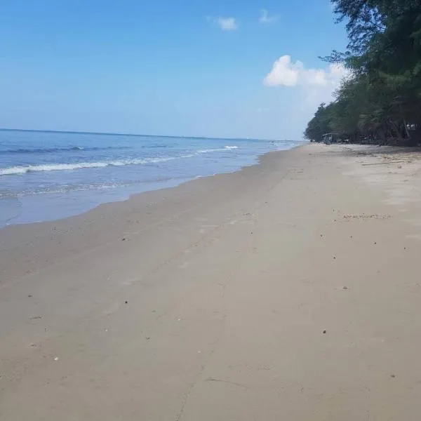 Amy's beach apartments, hotel in Rayong