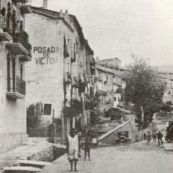 Hostal Victor, hotel in Oliana