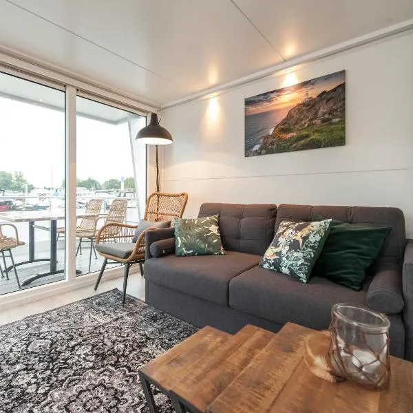 Tiny floating house, Mallorca, ξενοδοχείο στο Μάαστριχτ