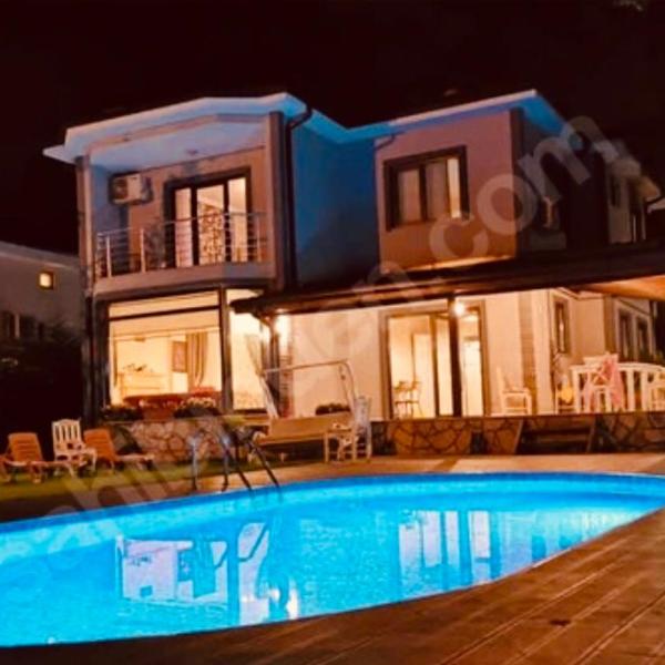 Bahçe'de Villa