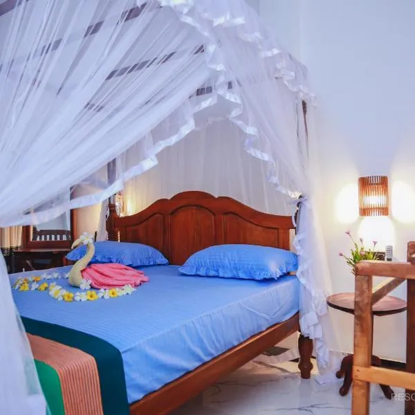 Resort of Happiness, hotel v Mirisse (jih)