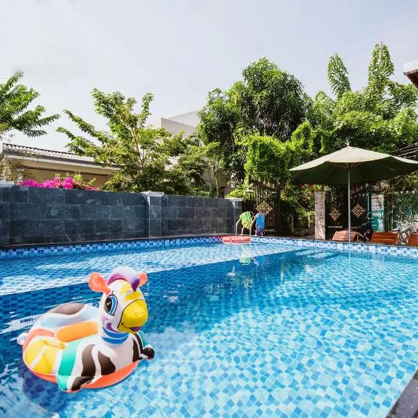 トゥエ タム ガーデン ヴィラ（Tue Tam Garden Villa）、ホイアンのホテル