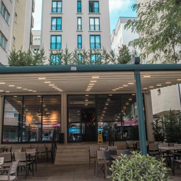 Qama Hotel, hotel di Prishtine
