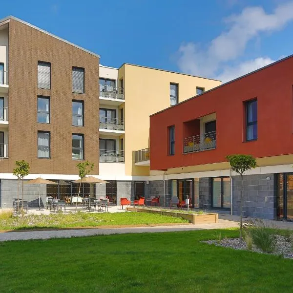 DOMITYS - Le Fil de Soie, Hotel in Calais