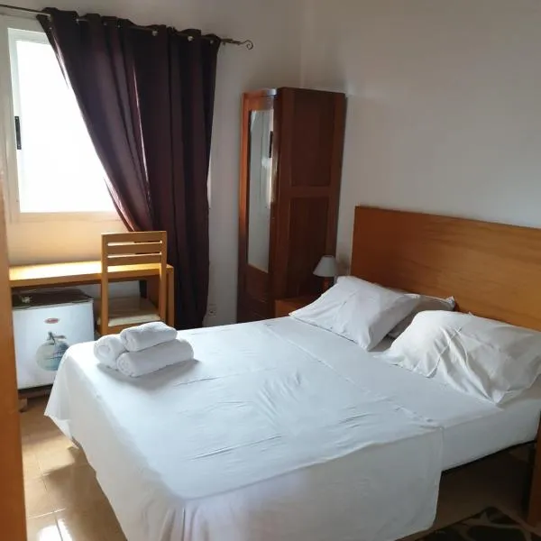 Residencial Mira Rio，位于Santo António的酒店