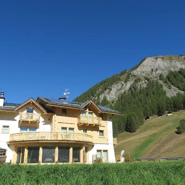 B&B Ecohotel Chalet des Alpes, hotell Livignos
