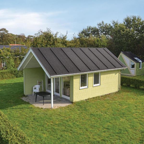 Awesome Home In Grindsted With 2 Bedrooms And Wifi