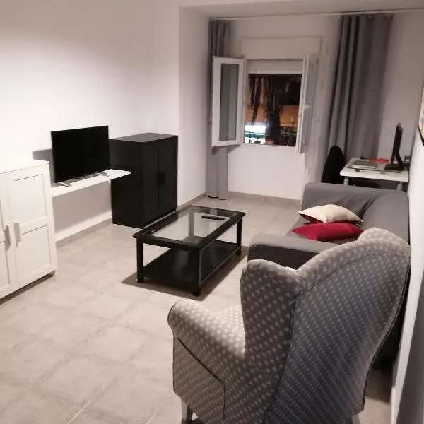Fully Furnished Double Room, hotel in Valencia