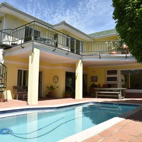 On Pinewood Guest House, hotel en Ciudad del Cabo