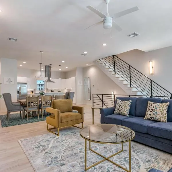 Modern 4BR Townhouse in Bienville Villas, hotel in New Orleans