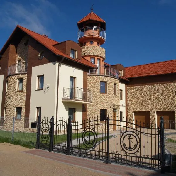 Willa Latarnik - doskonała lokalizacja, blisko atrakcji, 20min do plaży, hotel in Łeba