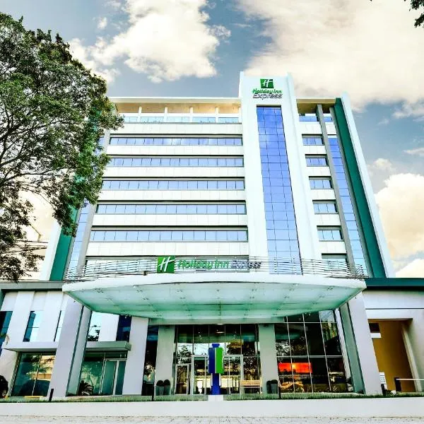 Holiday Inn Express Asuncion Aviadores by IHG, hotel v destinaci Asunción