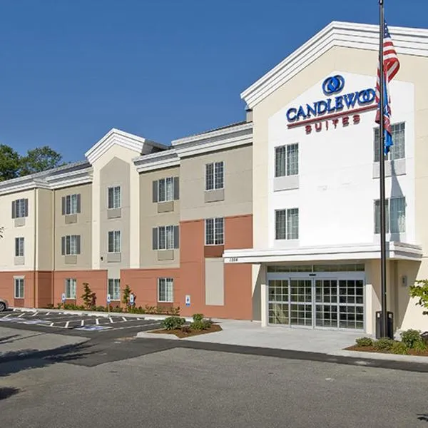 Candlewood Suites Burlington by IHG, khách sạn ở Burlington