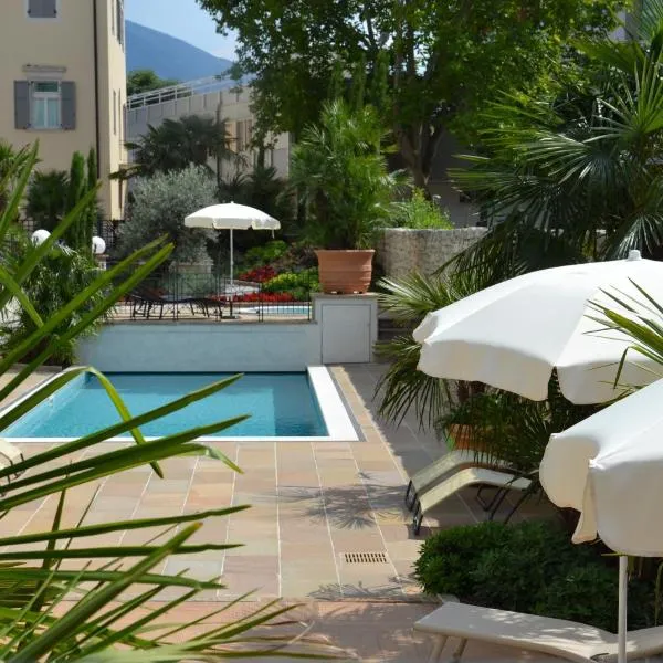 ホテル レオン ドロ（Hotel Leon d'Oro）、ロヴェレートのホテル