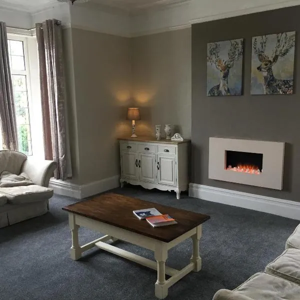 Holly Trees Hotel, hotel sa Alsager