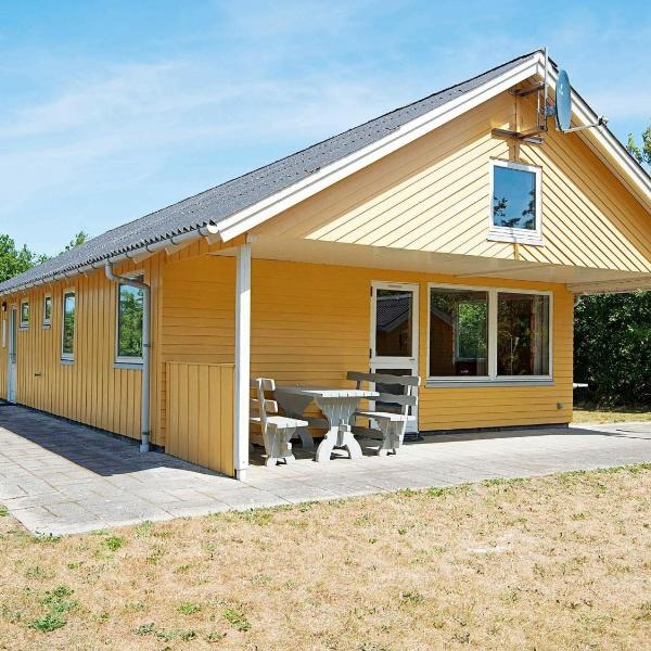 6 person holiday home in Ulfborg