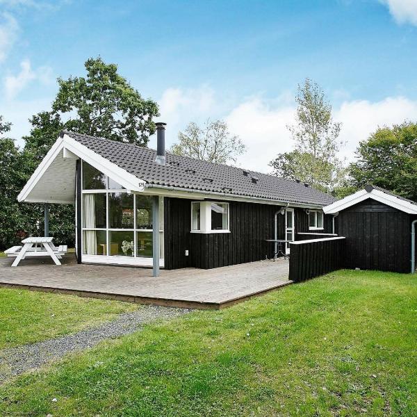 8 person holiday home in Hadsund