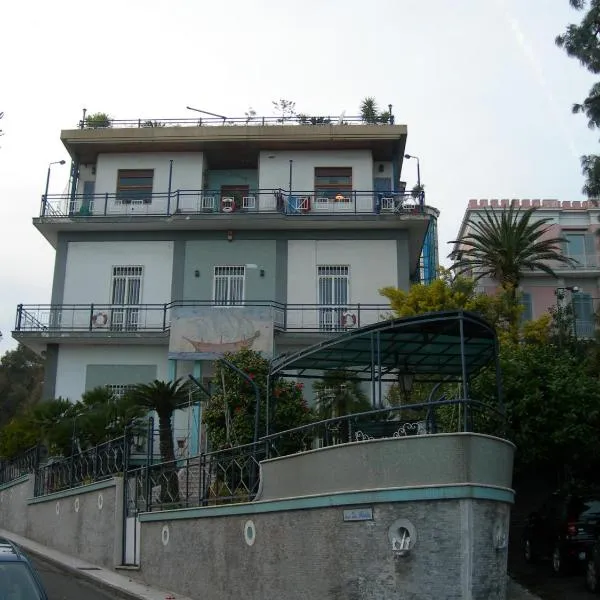 B&B La Nave, hotel in Naples