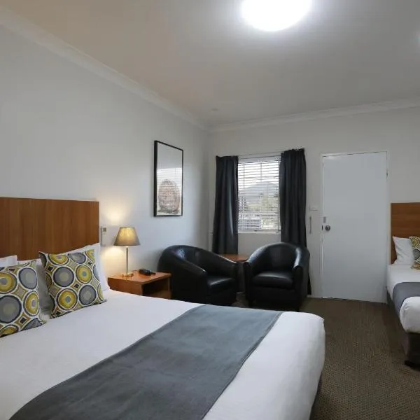 Cadman Motor Inn and Apartments, hotel di Tamworth