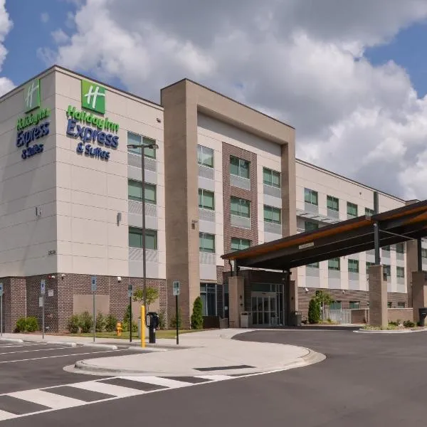 Holiday Inn Express & Suites Charlotte - Ballantyne by IHG, hotel in Charlotte