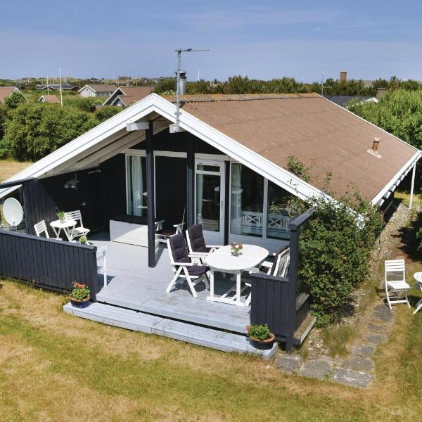 Beautiful Home In Ringkøbing With Kitchen