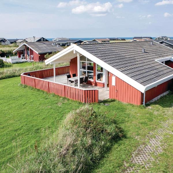 Beautiful Home In Hjrring With Sauna