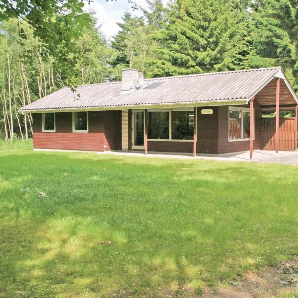 Awesome Home In Hadsund With Kitchen