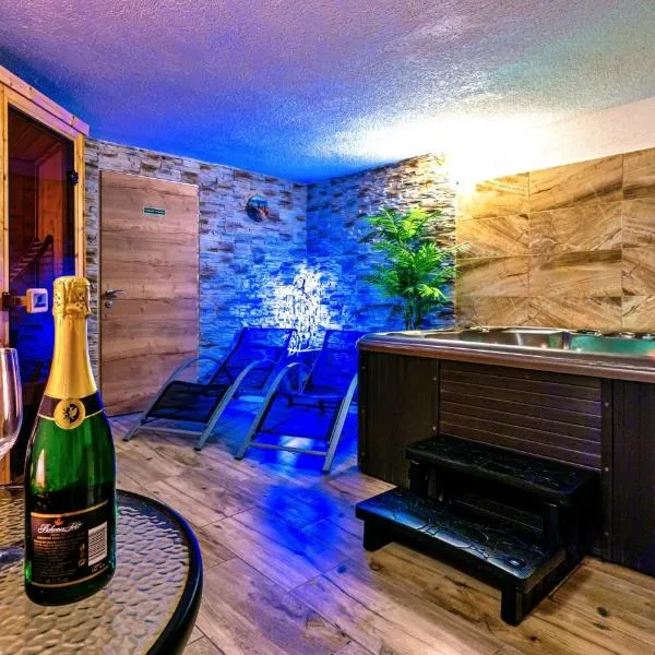 Hotel Stará škola na Šumavě، فندق في هوريس نا سوميف