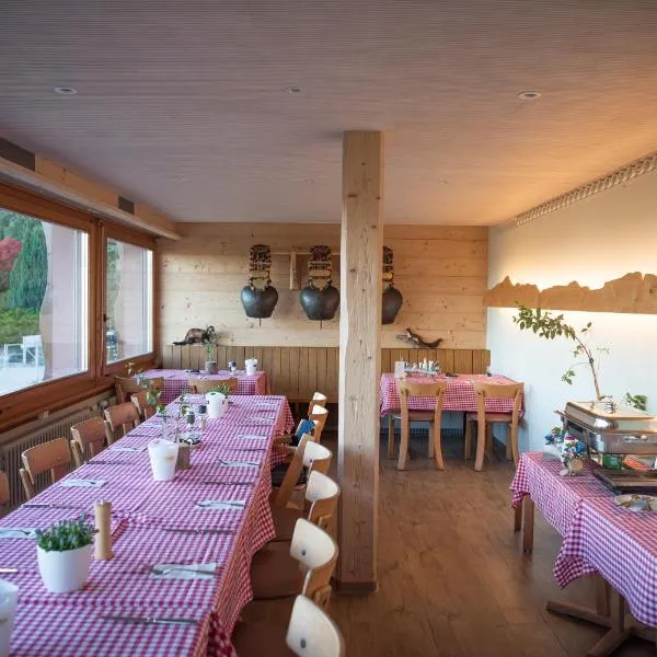Restaurant und Kaeserei Berghof, ξενοδοχείο σε Ganterschwil