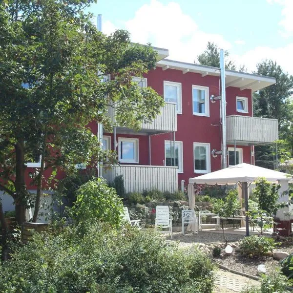 PONTUS Ferienwohnung FeWo2, hotel v mestu Zislow