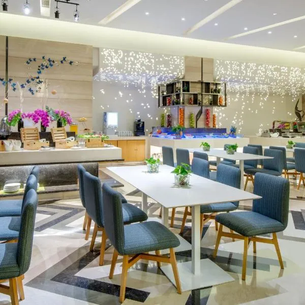 Holiday Inn Express Chengdu Huanhuaxi by IHG-Near Jinsha Site Musem,Near Wuhou Temple Museum,Welcome drinks,Free gym,Free self-service laundry, hotel v destinaci Čcheng-tu