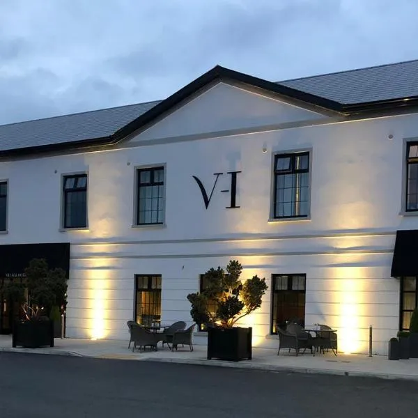 The Village Hotel, Bar and Restaurant, hôtel à Bettystown