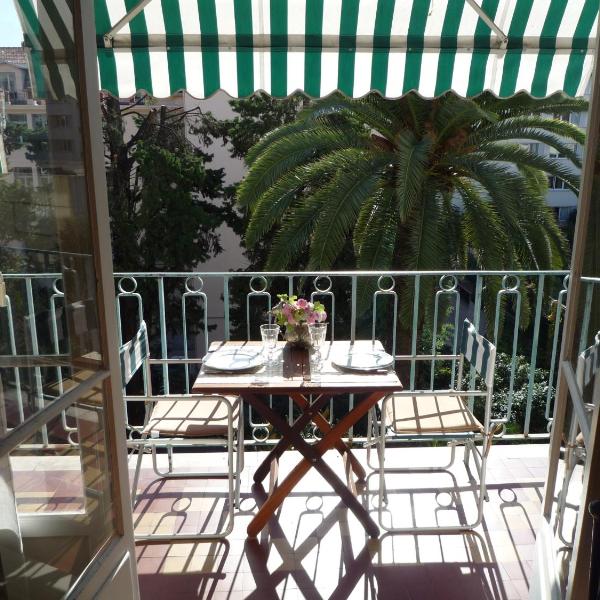 Centre, deux pièces, calme, terrasse plein sud