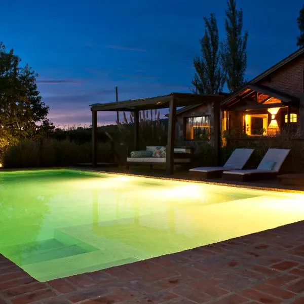 Refugio En Las Sierras, готель у місті Танділь