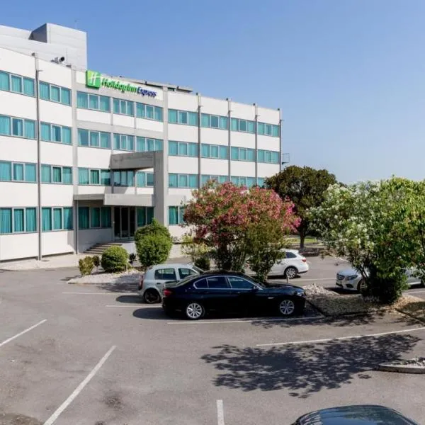 Holiday Inn Express Lisbon Airport by IHG, hotel din Lisabona