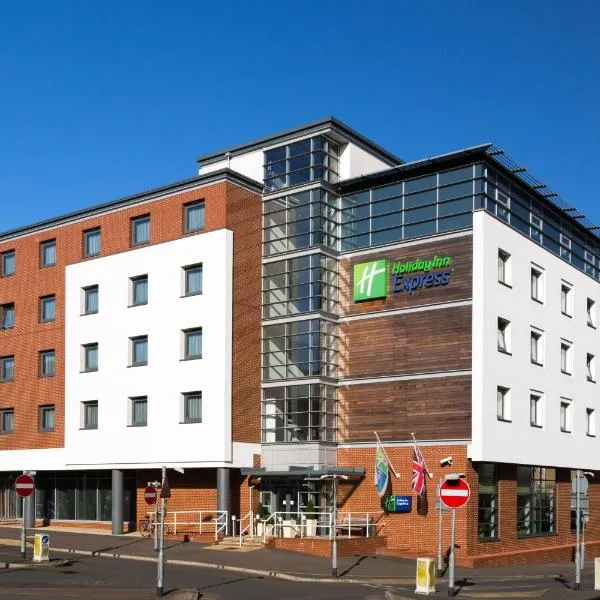 Holiday Inn Express Harlow by IHG, hotel in Harlow