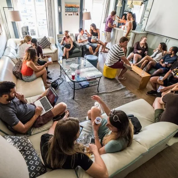 Goodmorning Solo Traveller Hostel, hotel em Lisboa