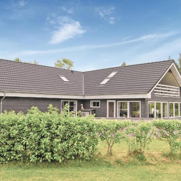 Stunning Home In Glesborg With Indoor Swimming Pool