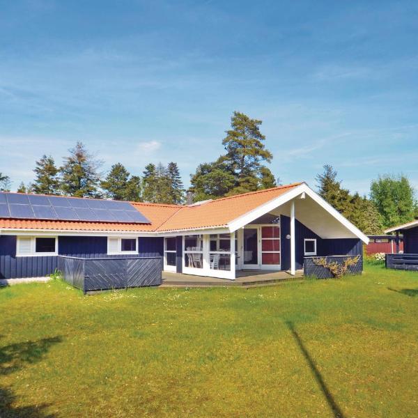 Nice Home In Vggerlse With Kitchen