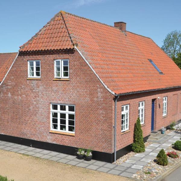 Nice Home In Outrup With 2 Bedrooms And Wifi