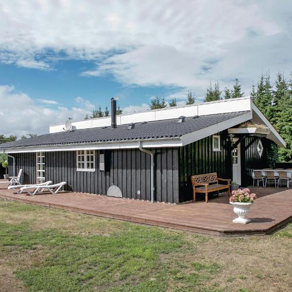Awesome Home In Hadsund With Sauna