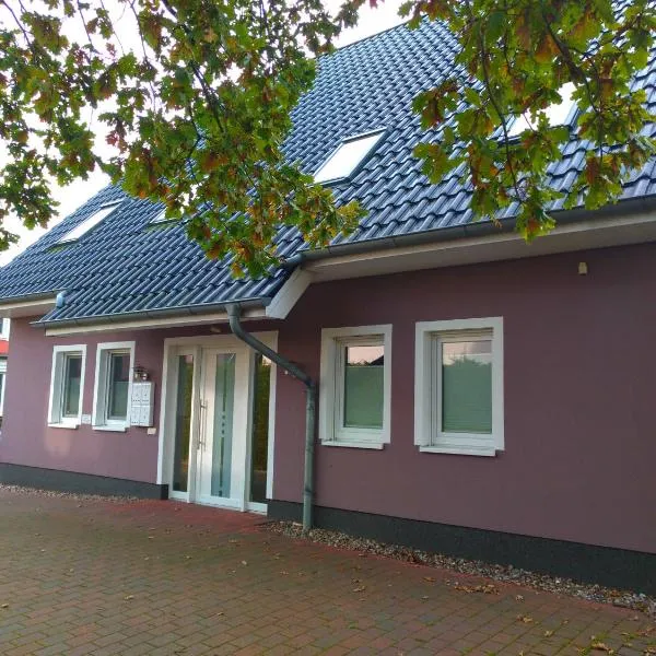 Pier 605 - 4 Sterne - 300m Strand Zentrum - POWER WLAN - 2 Parkplätze - early CheckIn - #Bestpreisgarantie#, Hotel in Zingst