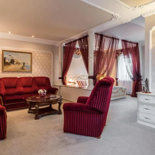 Hotel Bíbic és Tüskevár Étterem és Horgásztó, hotel v destinaci Nyíregyháza