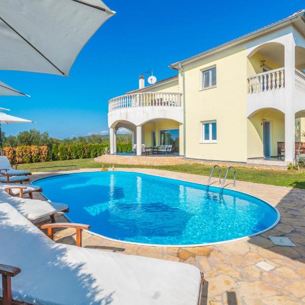Nice Home In Turanj With 8 Bedrooms, Wifi And Outdoor Swimming Pool