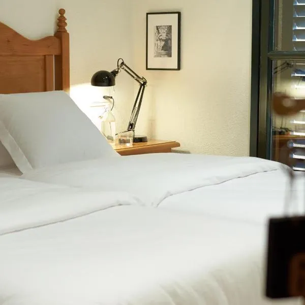 Hostal Can Maret, Hotel in Vilademuls